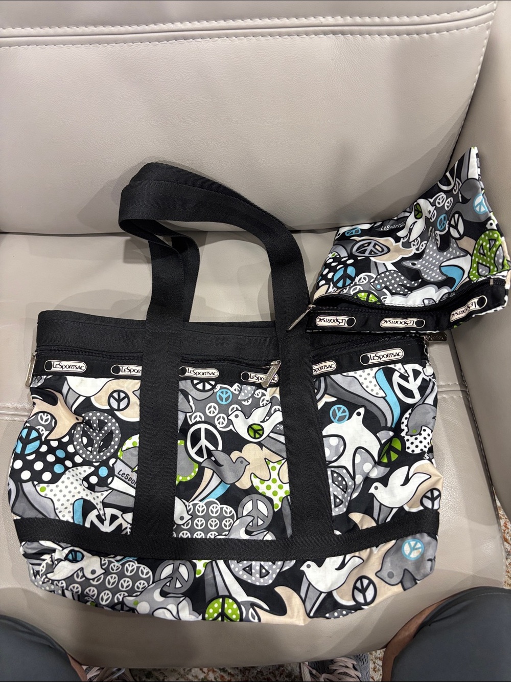 Lesportsac Black Multicolor Peace Dove Print Tote w/ make up pouch